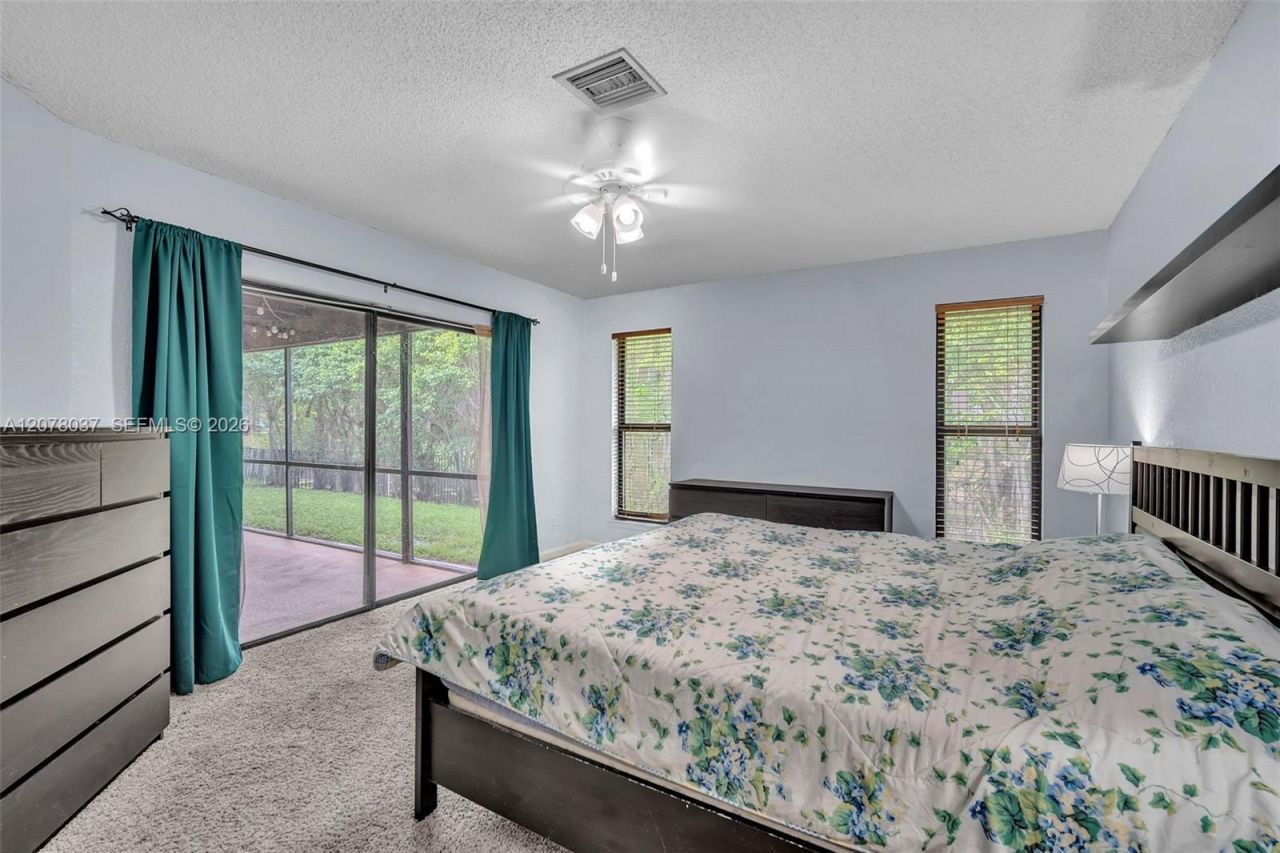 2426 NW 118th Ter , Coral Springs, FL 33065 Photo