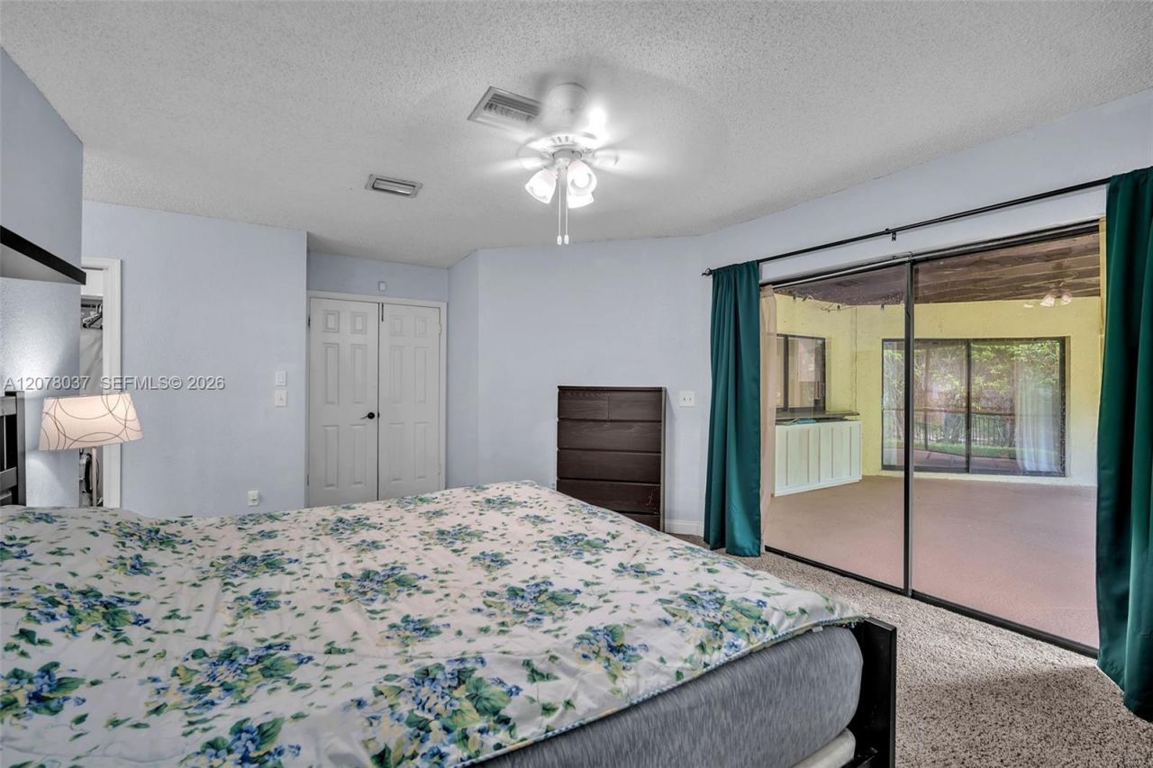 2426 NW 118th Ter , Coral Springs, FL 33065 Photo
