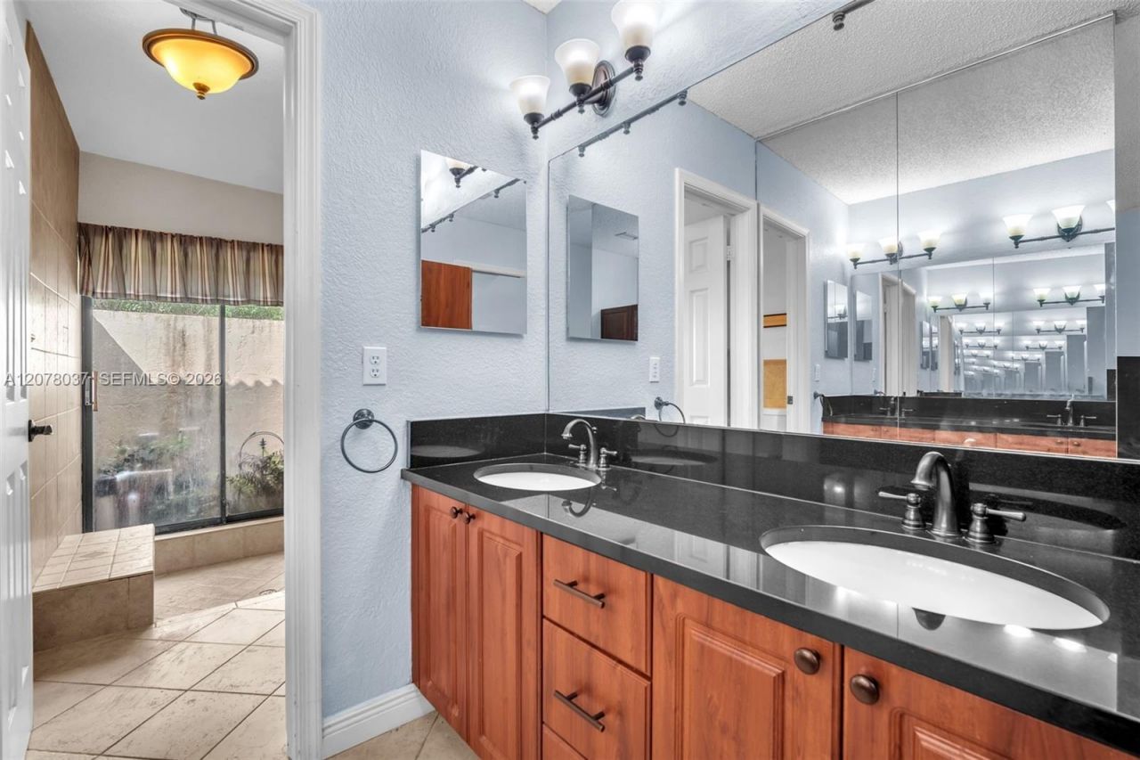 2426 NW 118th Ter , Coral Springs, FL 33065 Photo