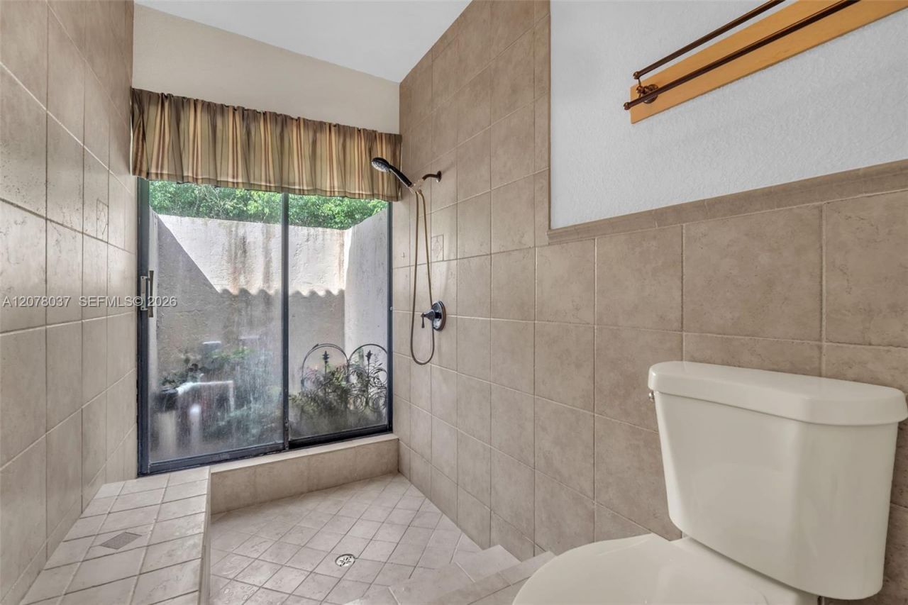 2426 NW 118th Ter , Coral Springs, FL 33065 Photo
