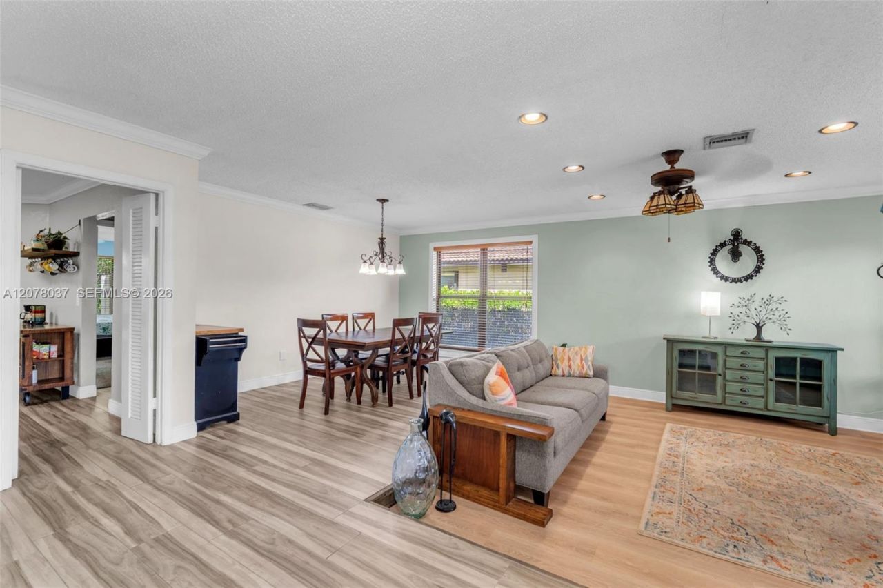 2426 NW 118th Ter , Coral Springs, FL 33065 Photo