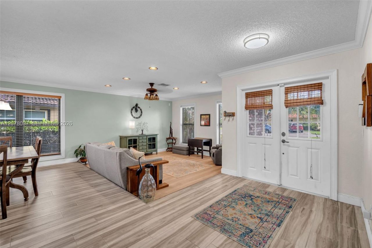 2426 NW 118th Ter , Coral Springs, FL 33065 Photo