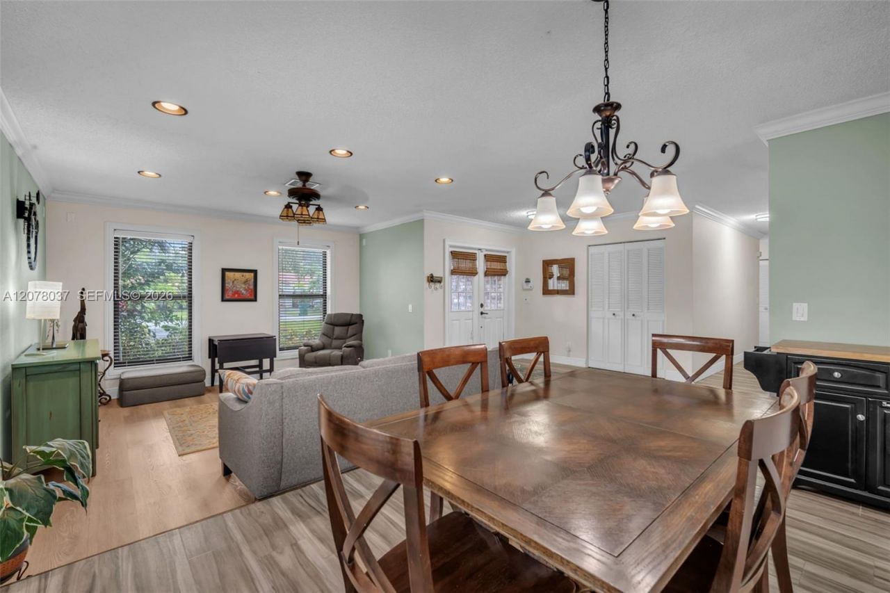 2426 NW 118th Ter , Coral Springs, FL 33065 Photo