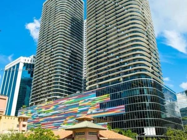 55 SW 9th St , Unit 1001, Miami, FL 33130