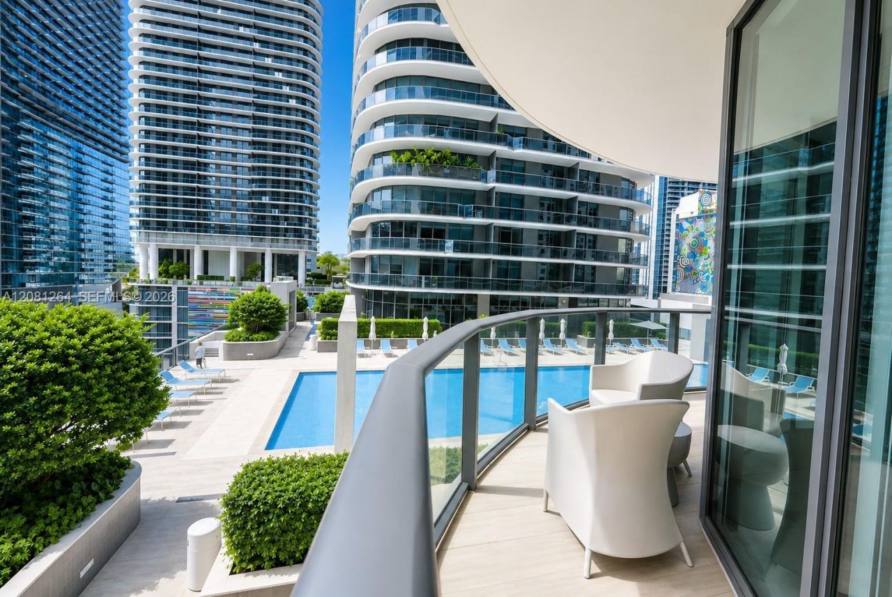 55 SW 9th St, Unit 1001, Miami, FL 33130 Photo