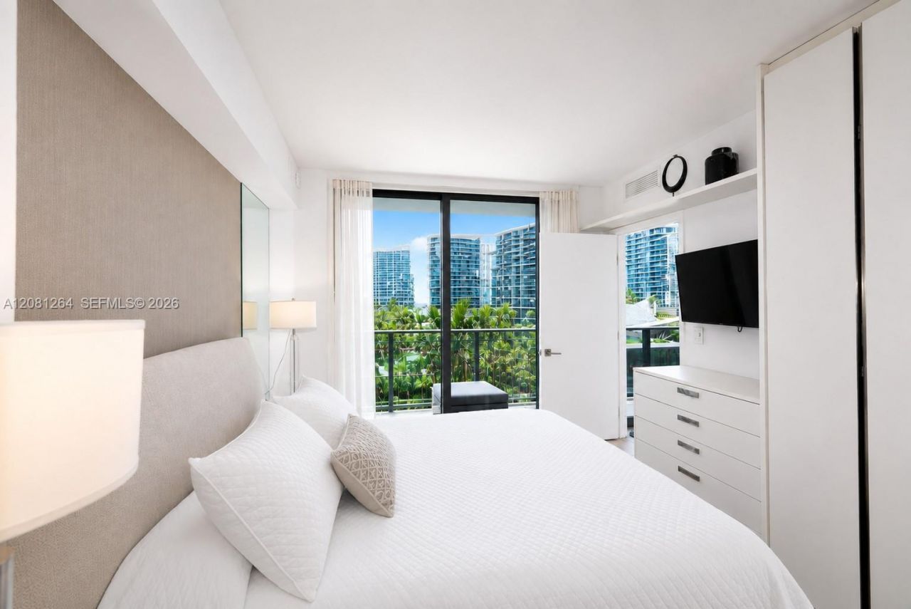 55 SW 9th St, Unit 1001, Miami, FL 33130 Photo