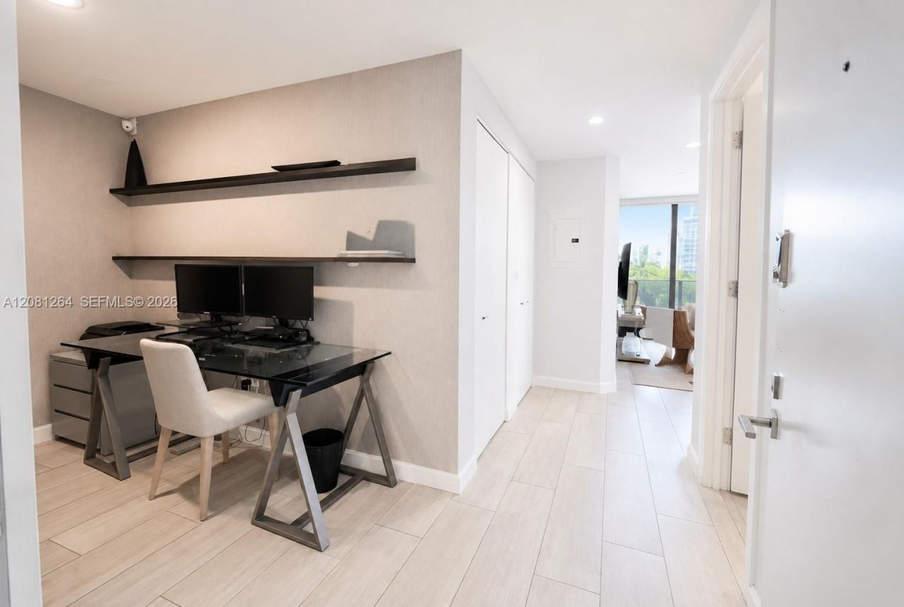 55 SW 9th St, Unit 1001, Miami, FL 33130 Photo