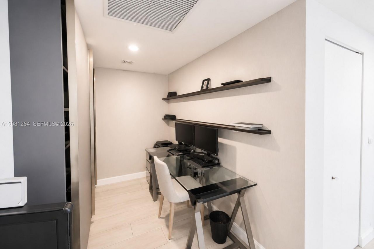 55 SW 9th St, Unit 1001, Miami, FL 33130 Photo