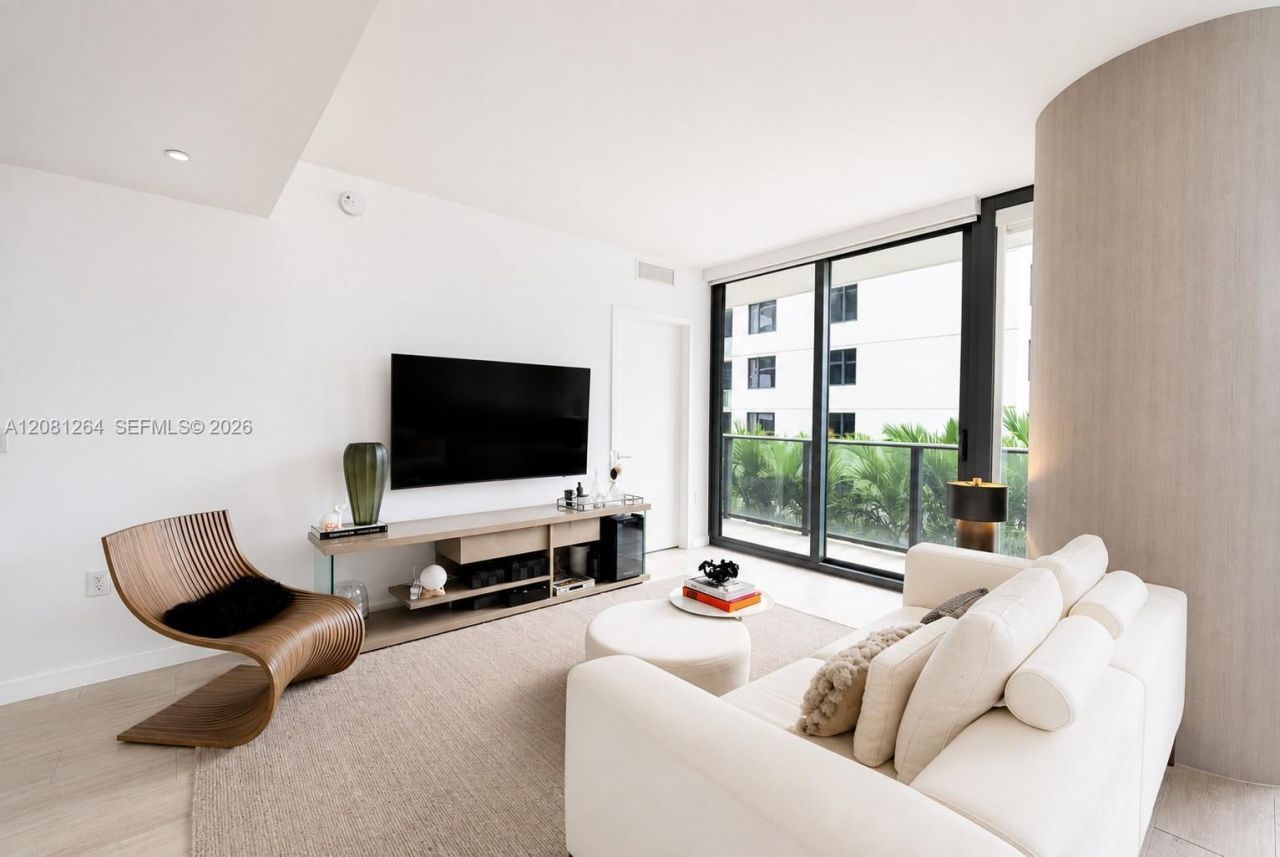 55 SW 9th St, Unit 1001, Miami, FL 33130 Photo