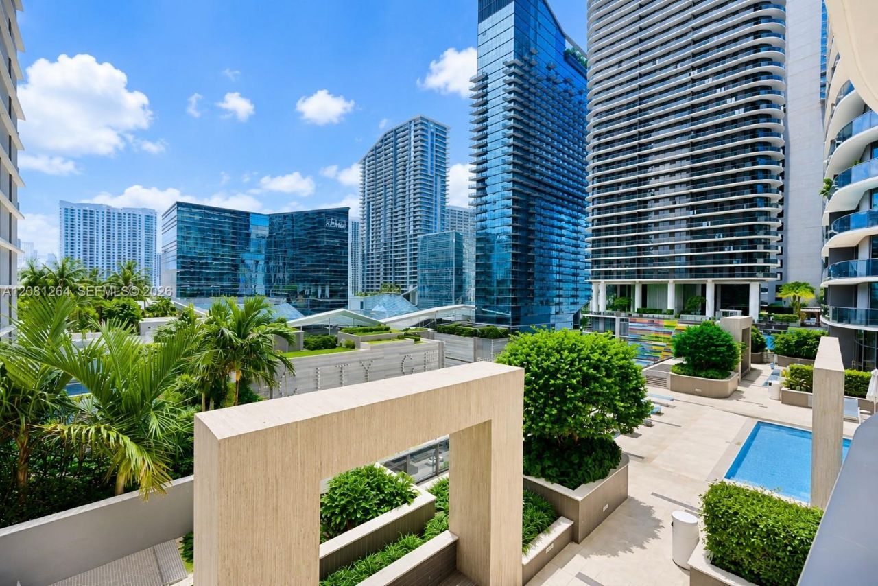 55 SW 9th St, Unit 1001, Miami, FL 33130 Photo