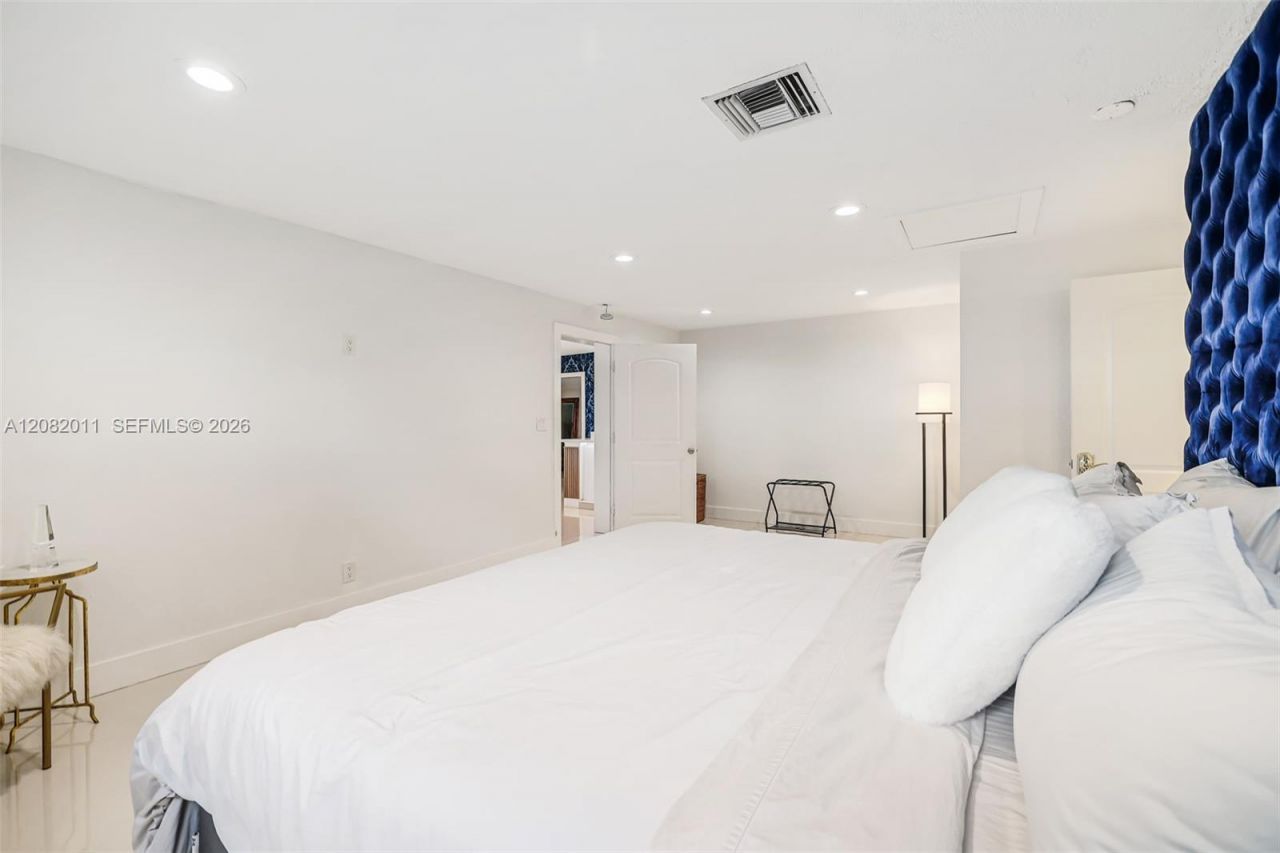1718 NE 58th St , Fort Lauderdale, FL 33334 Photo