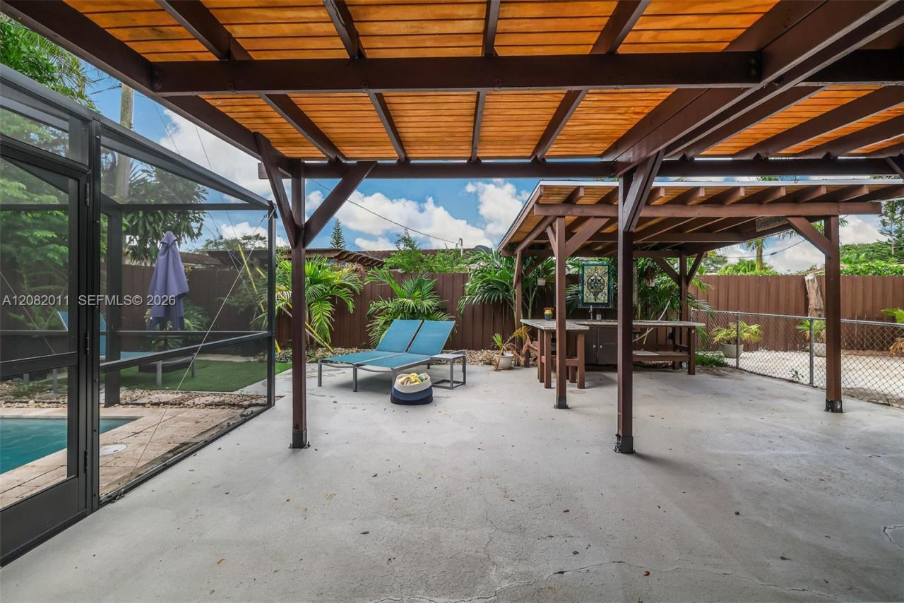 1718 NE 58th St , Fort Lauderdale, FL 33334 Photo