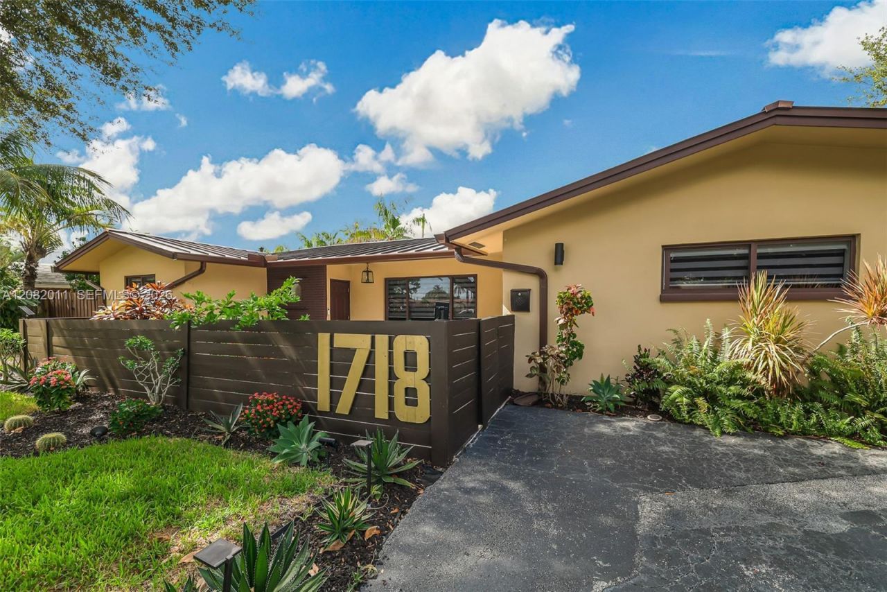 1718 NE 58th St , Fort Lauderdale, FL 33334 Photo