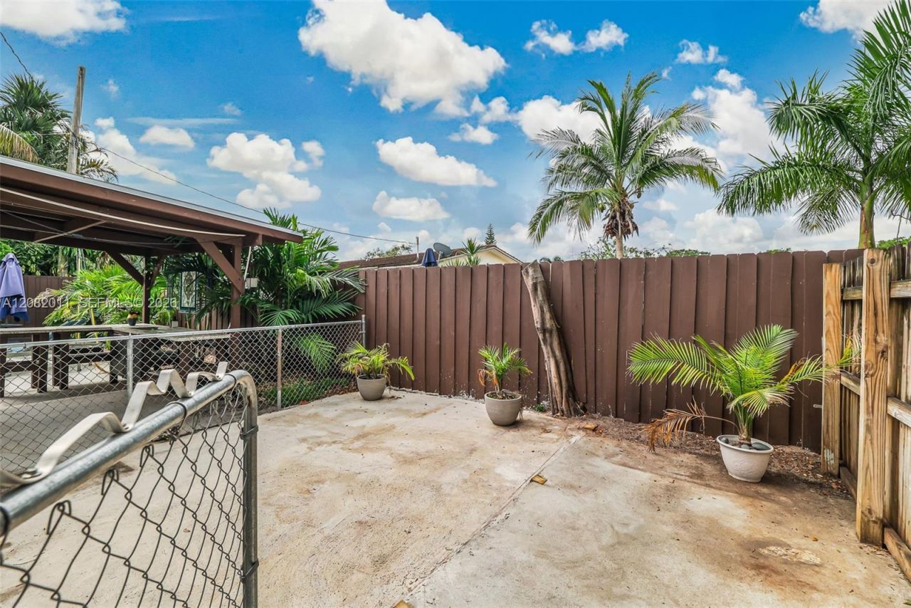 1718 NE 58th St , Fort Lauderdale, FL 33334 Photo