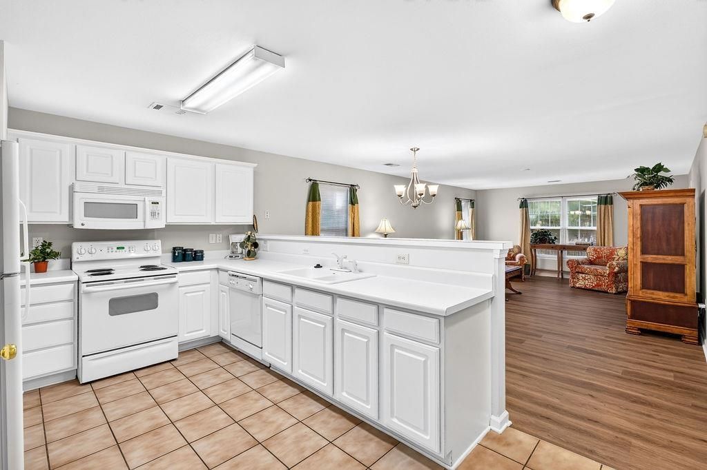 549 Blue Stem Dr. Photo 16