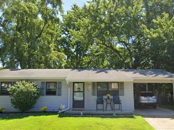 520 Redwood Lane, St Charles, MO 63301