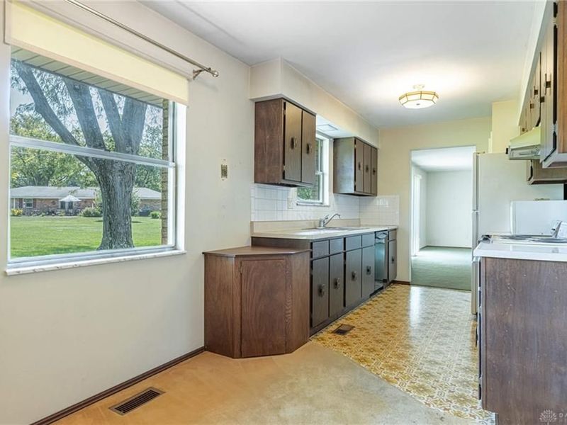 120 Marsha Jeanne Way, Centerville, OH 45458 Photo 8