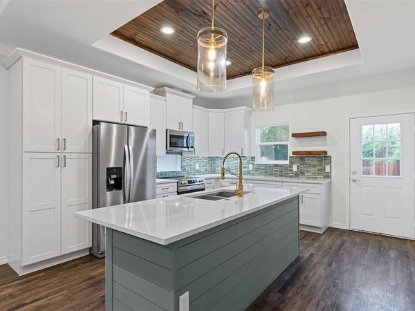 5623 Barkridge Drive, Granbury, TX 76048