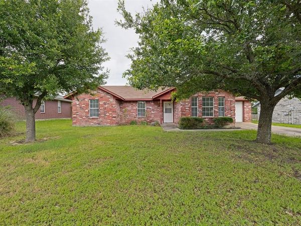 1009 Enlow Circle, Commerce, TX 75428