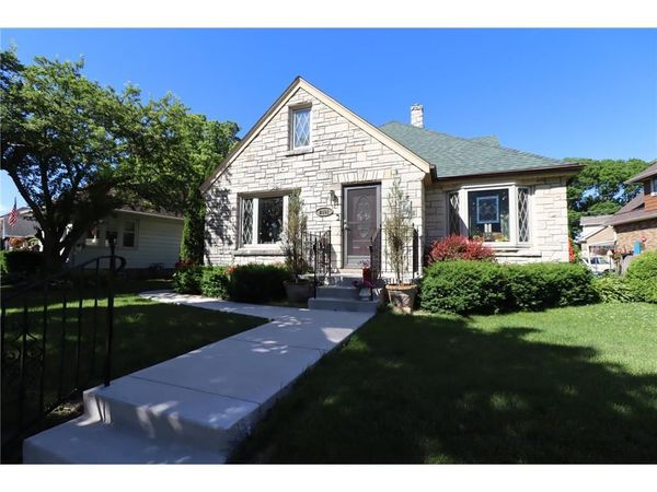 2141 S Livingston Terrace, West Allis, WI 53219