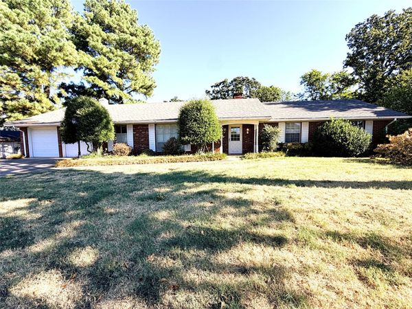 1310 Wade Wells Drive, Henryetta, OK 74437