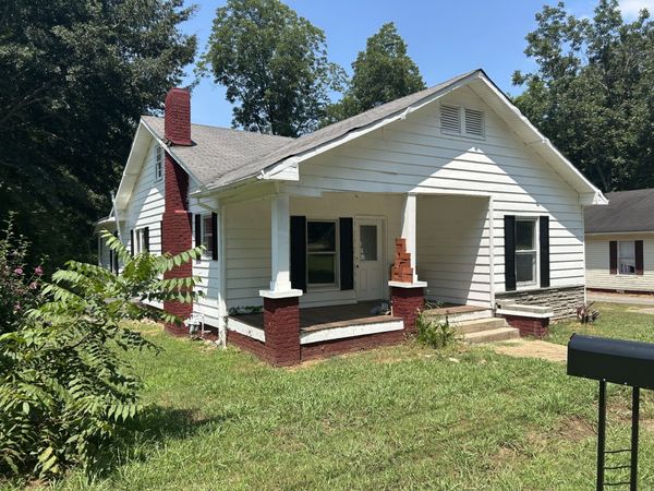 107 Hemlock St , Bruceton, TN 38317