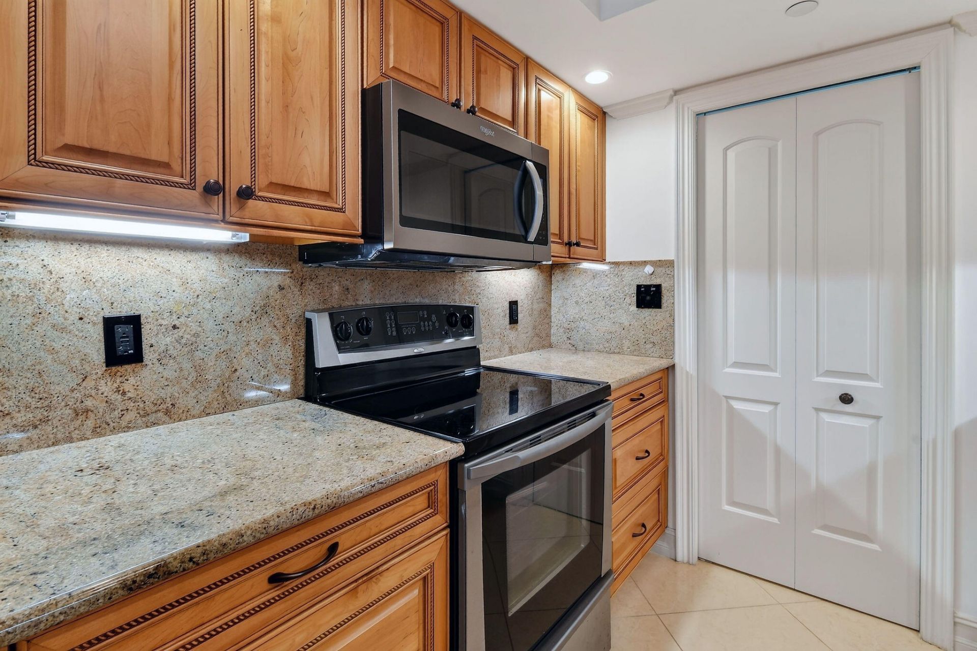 3000 N Ocean Drive, Unit 8A, Singer Island, FL 33404 Photo