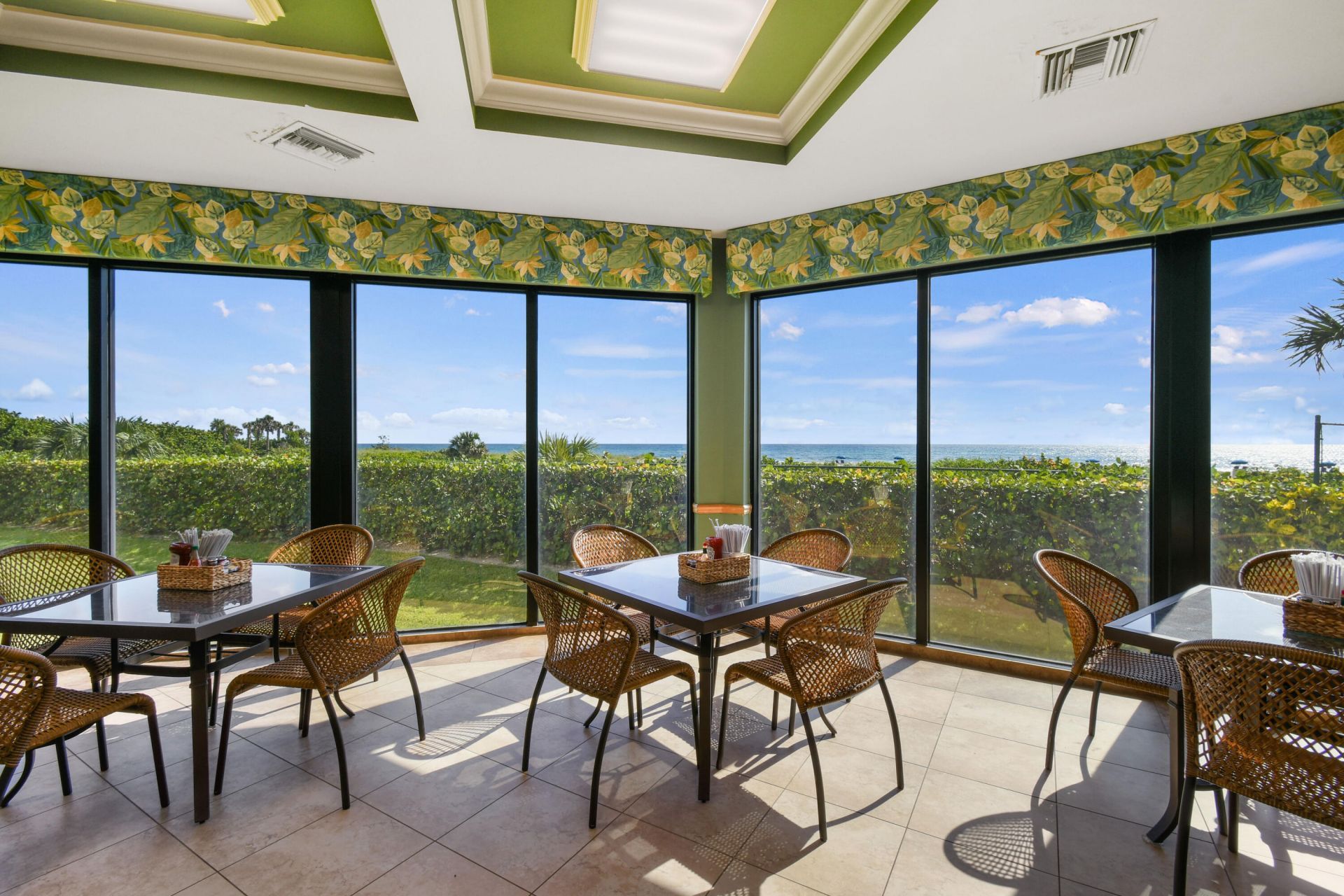 3000 N Ocean Drive, Unit 8A, Singer Island, FL 33404 Photo
