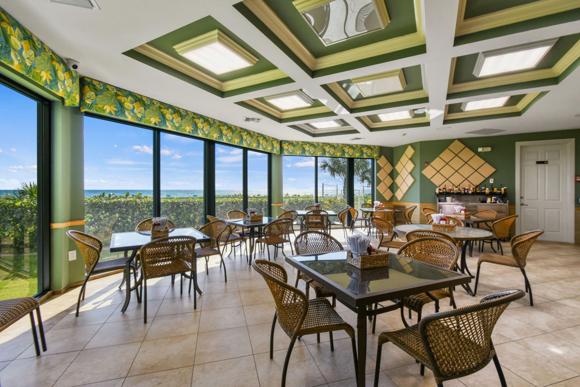 3000 N Ocean Drive, Unit 8A, Singer Island, FL 33404 Photo