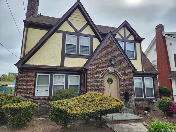21 Nassau Place , Hempstead, NY 11550