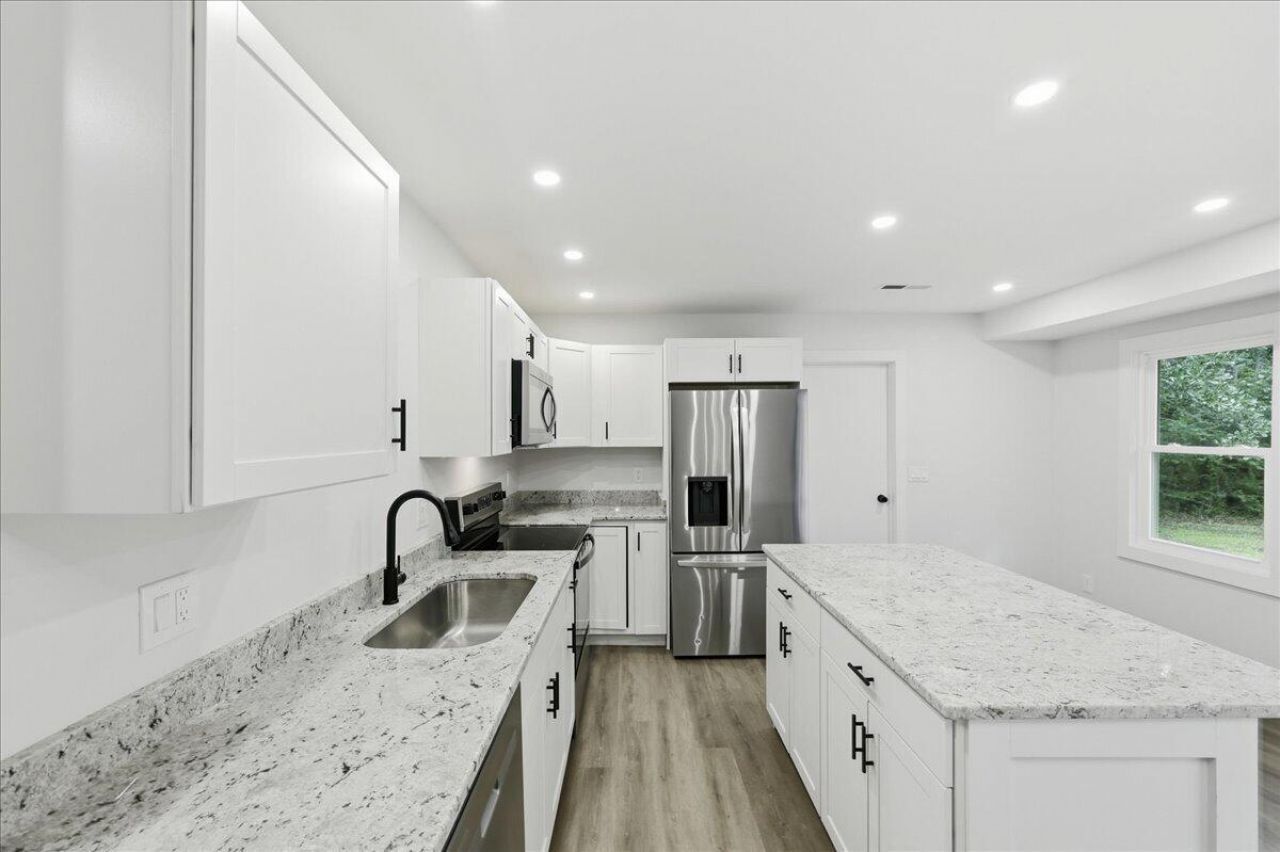 124 Robin Street Photo 13