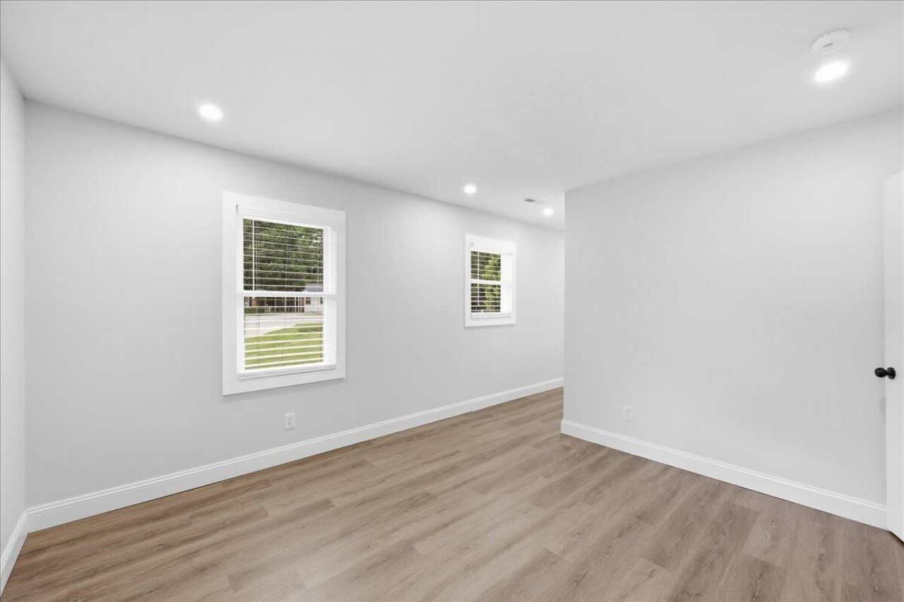 124 Robin Street Photo 19