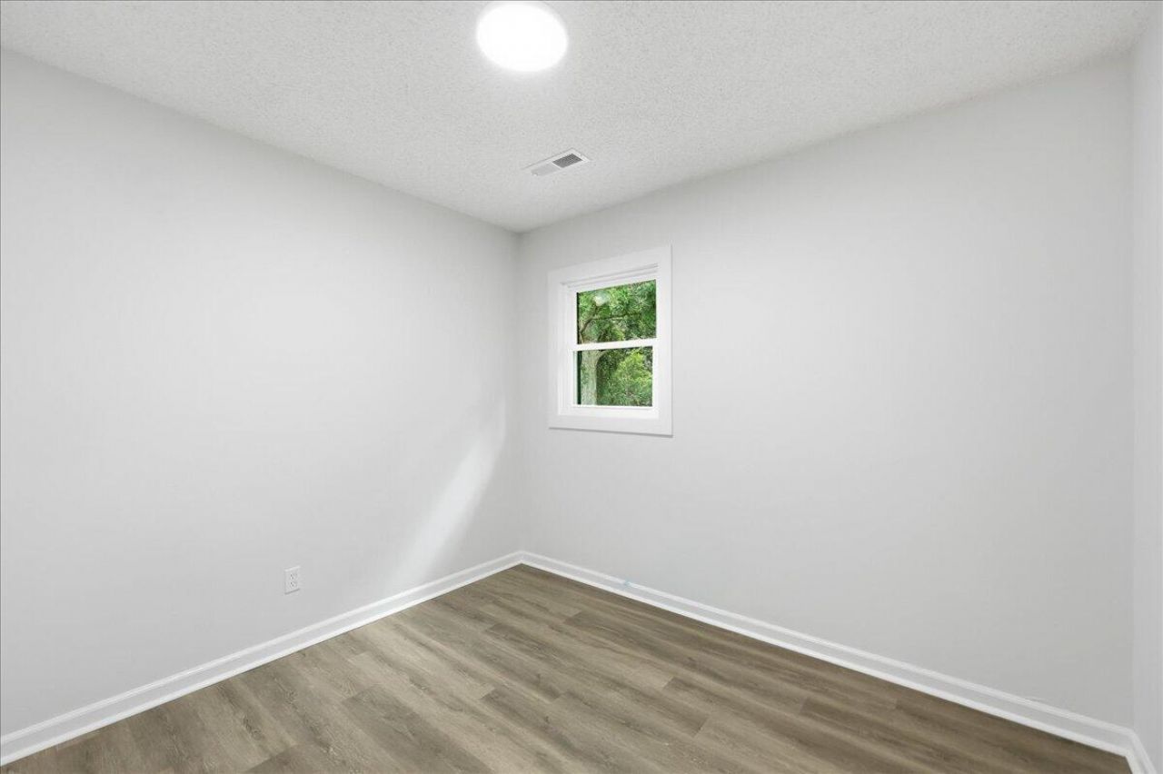124 Robin Street Photo 23