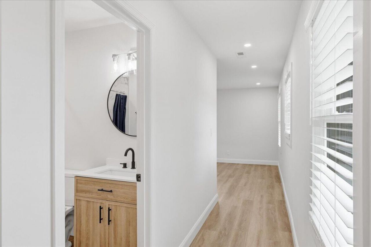 124 Robin Street Photo 29