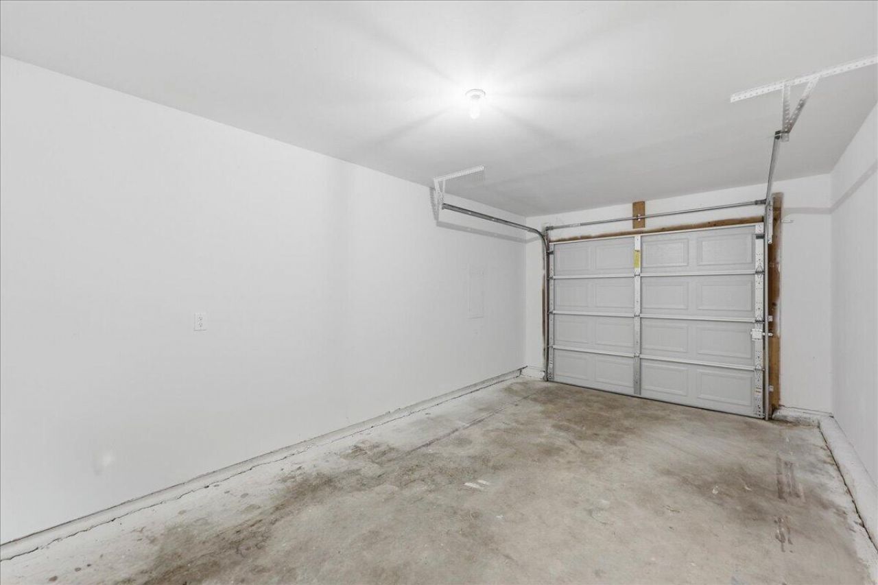 124 Robin Street Photo 34