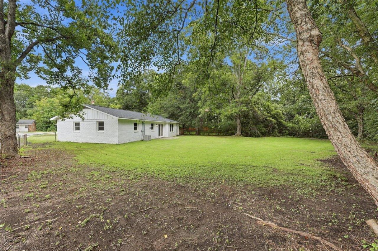124 Robin Street Photo 36