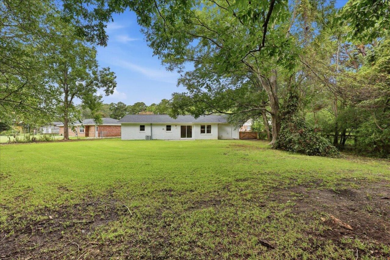 124 Robin Street Photo 38