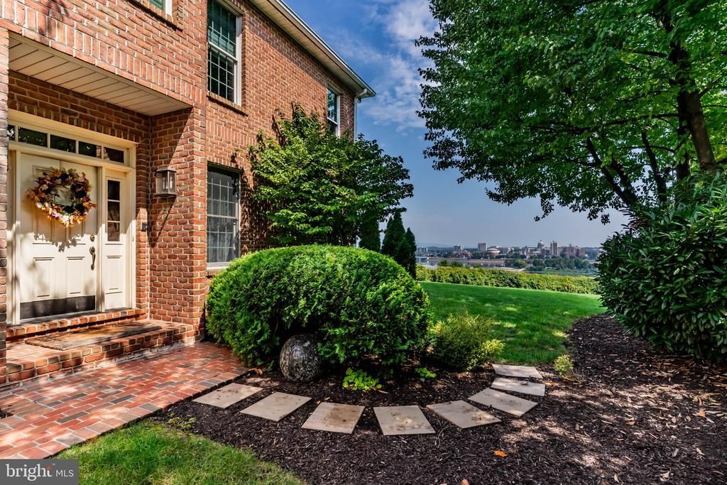 549 BRIDGEVIEW DRIVE, LEMOYNE, PA 17043