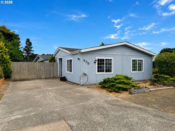 1600 RHODODENDRON DR, Unit 439, Florence, OR 97439