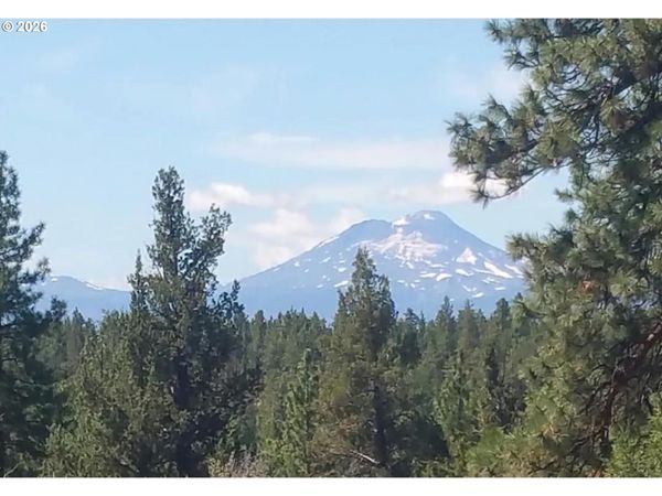 17672 WILT RD, Sisters, OR 97759