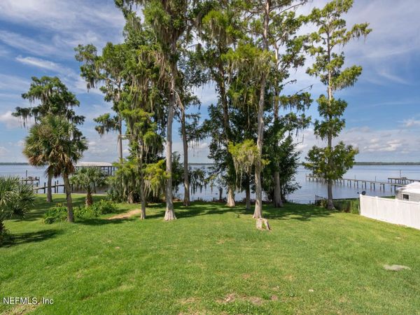 109 ST JOHNS Boulevard, East Palatka, FL 32131