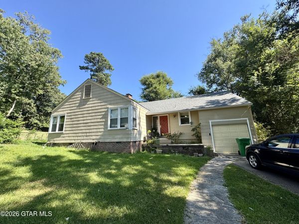 1215 N 11th Avenue, Columbus, MS 39701