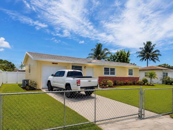 22295 SW 109th Ct , Miami, FL 33170