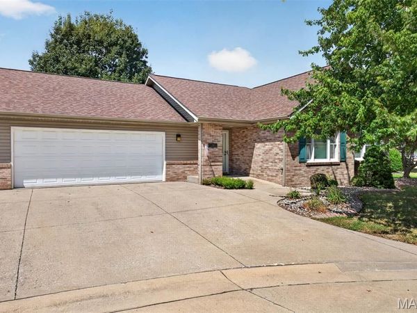 36 Korte Drive , Highland, IL 62249