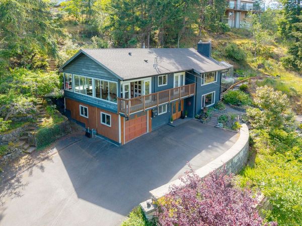 3583 Hammond Bay Rd , Nanaimo, BC V9T 1E8