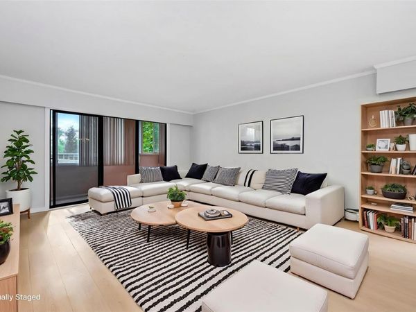 1050 Park Blvd , Unit #201, Victoria, BC V8V 2T4