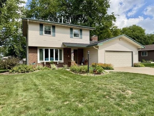 291 OLD PIONEER ROAD, Fond Du Lac, WI 54935