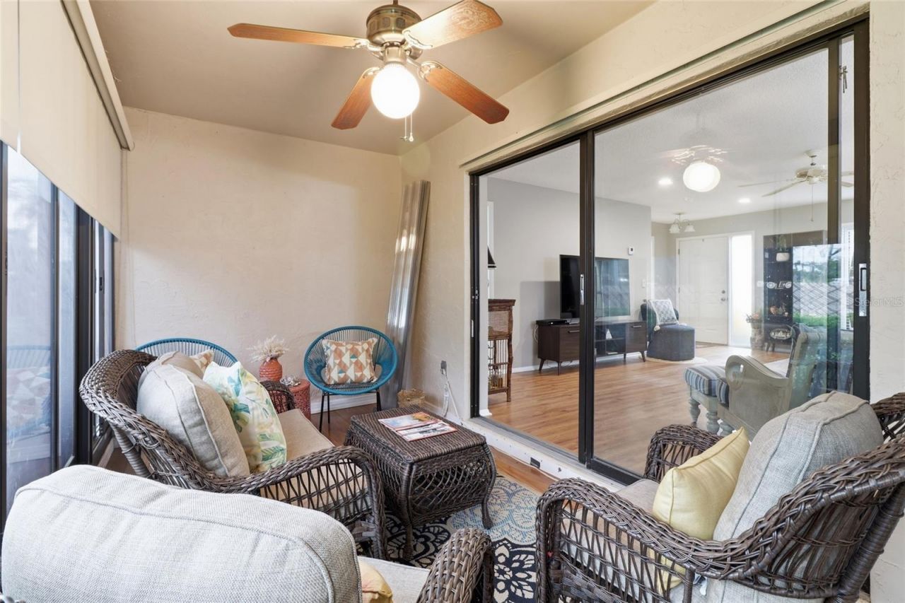 3191 Glen Elyn Boulevard, Unit 4, Sarasota, FL 34237 Photo