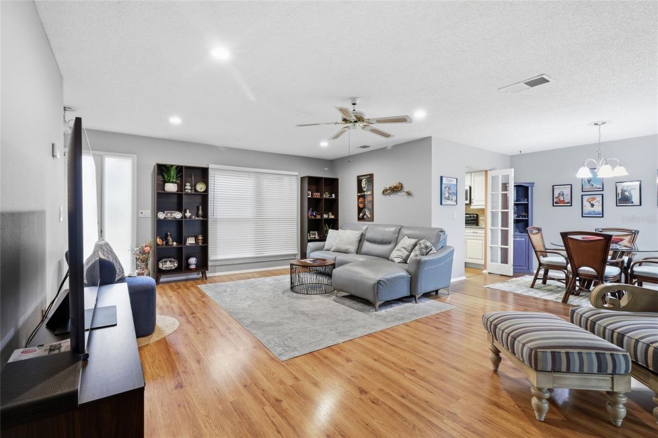 3191 Glen Elyn Boulevard, Unit 4, Sarasota, FL 34237 Photo
