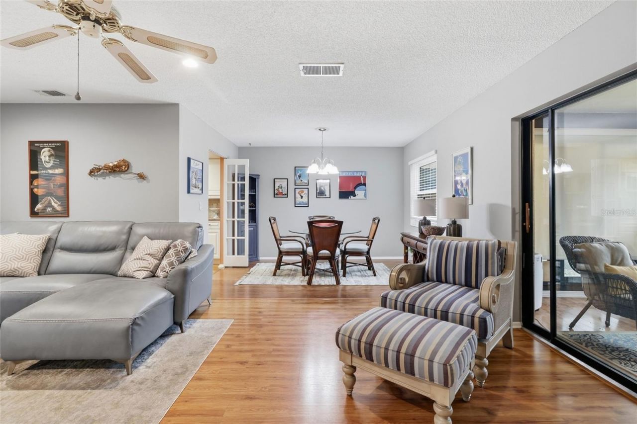 3191 Glen Elyn Boulevard, Unit 4, Sarasota, FL 34237 Photo